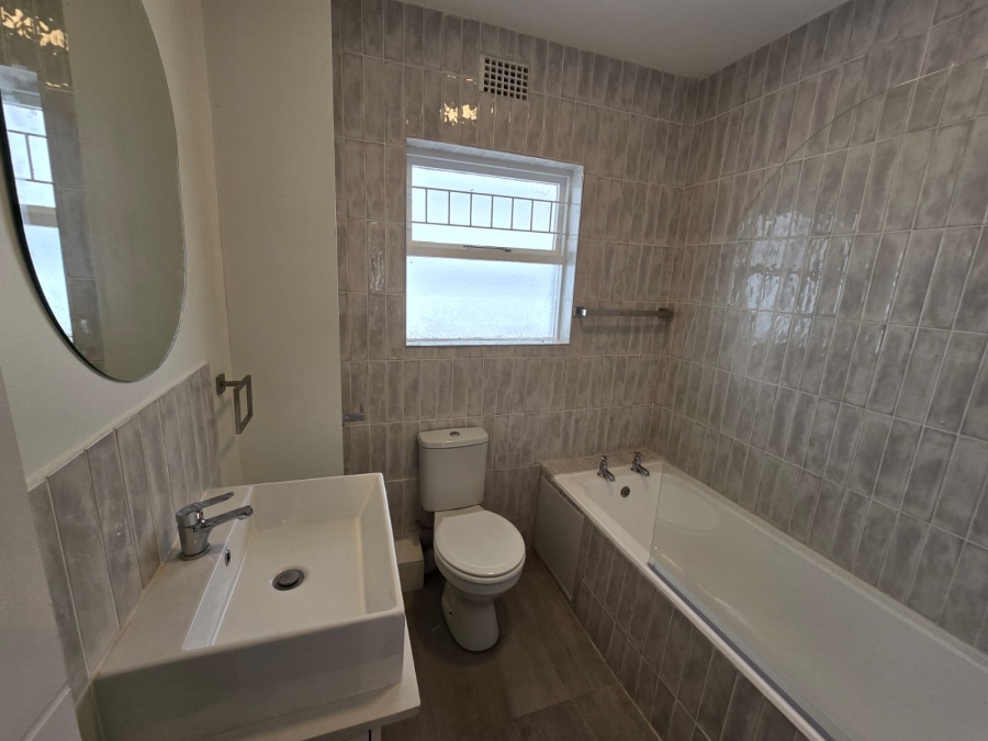 To Let 2 Bedroom Property for Rent in Sea Point Western Cape